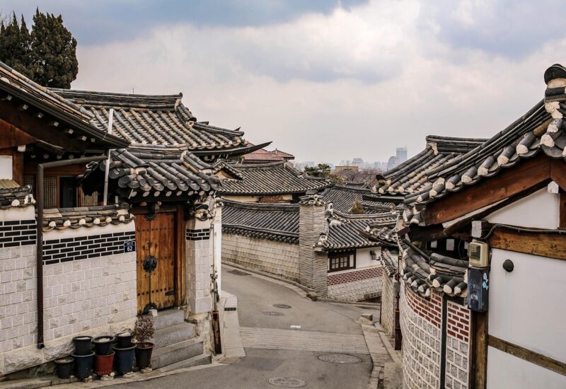 Bukchon Hanok Village Seoul: Complete 2026 Visitor Guide (New Rules & Best Times)