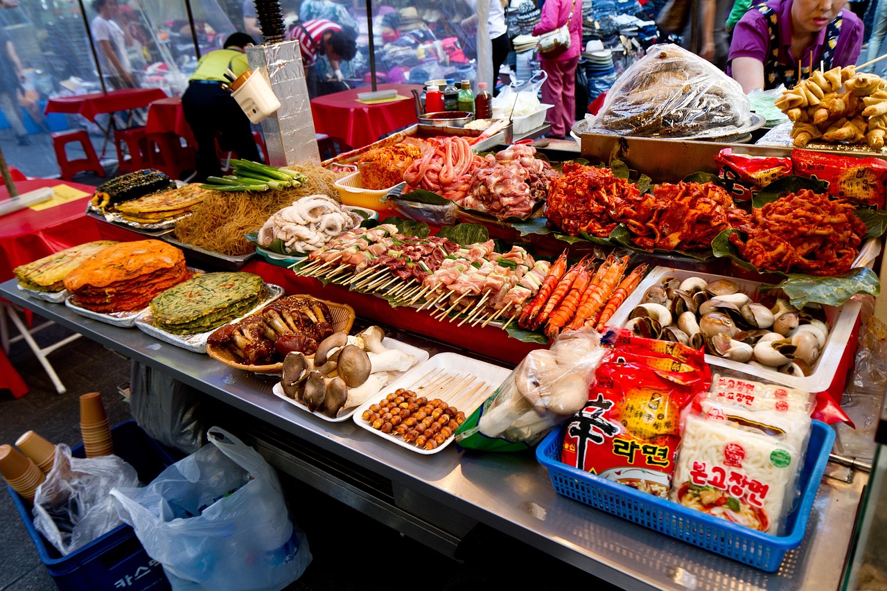 Gwangjang Market Seoul: What to Eat, Where to Sit and What to Avoid (2026)