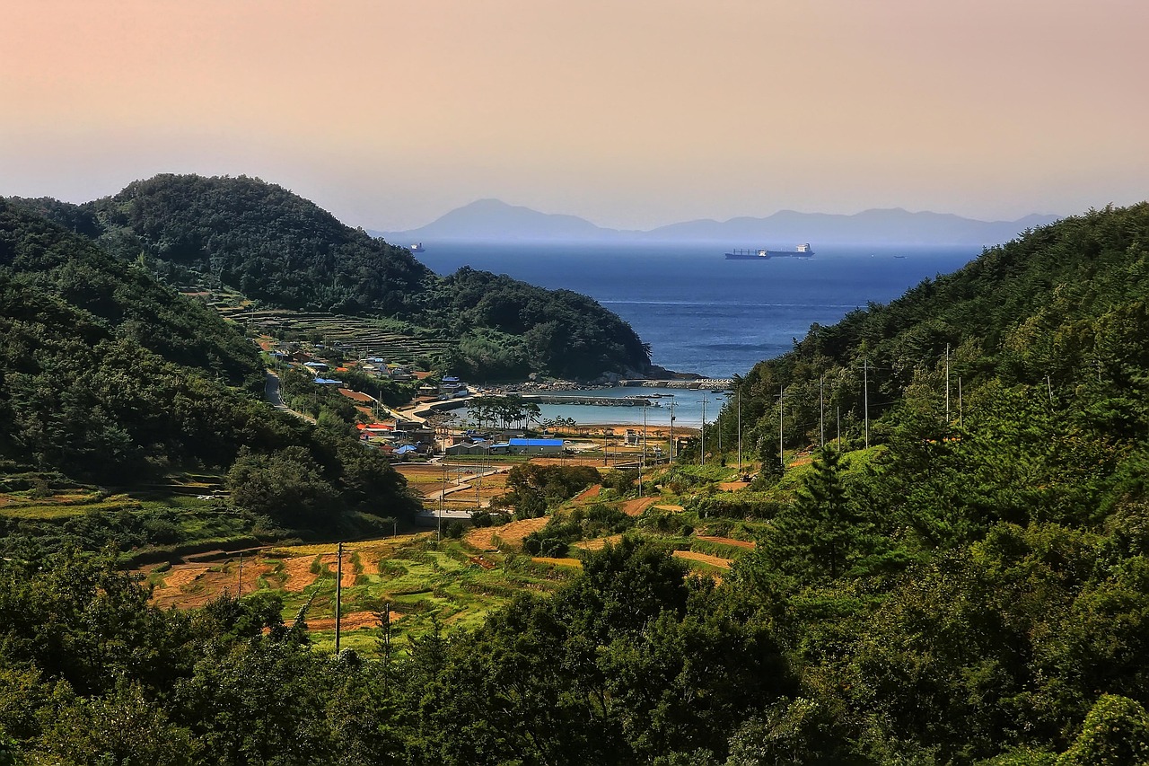 Tongyeong cable car gondola over the coast with the Hallyeohaesang islands and harbour below